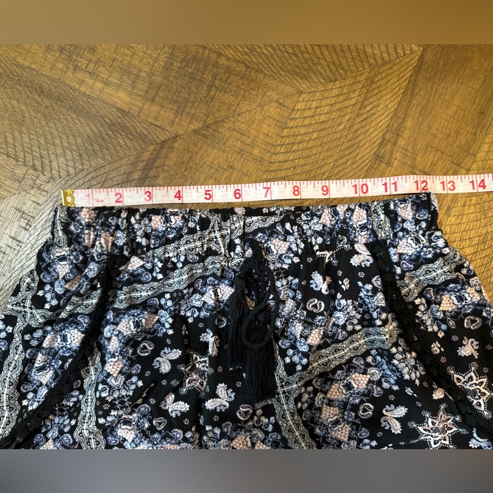 Shosho Blue and White Patterned Shorts - Picture 7 of 12